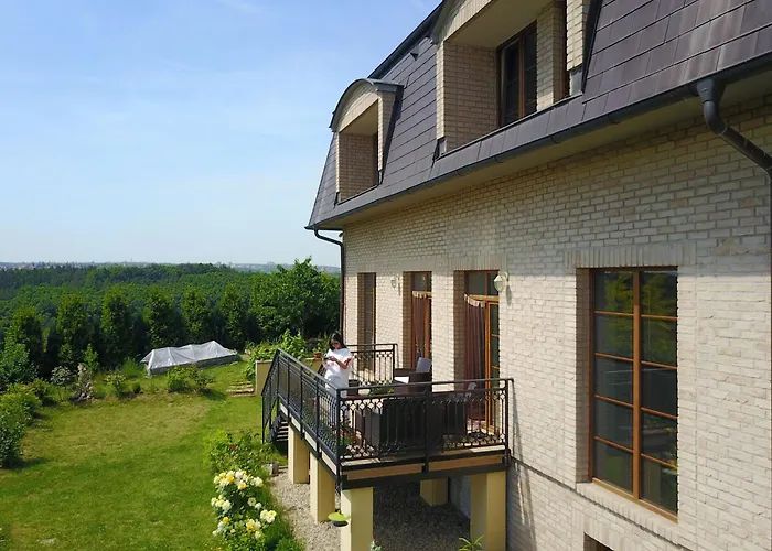 Villa Homestay Nad Helmrovkou